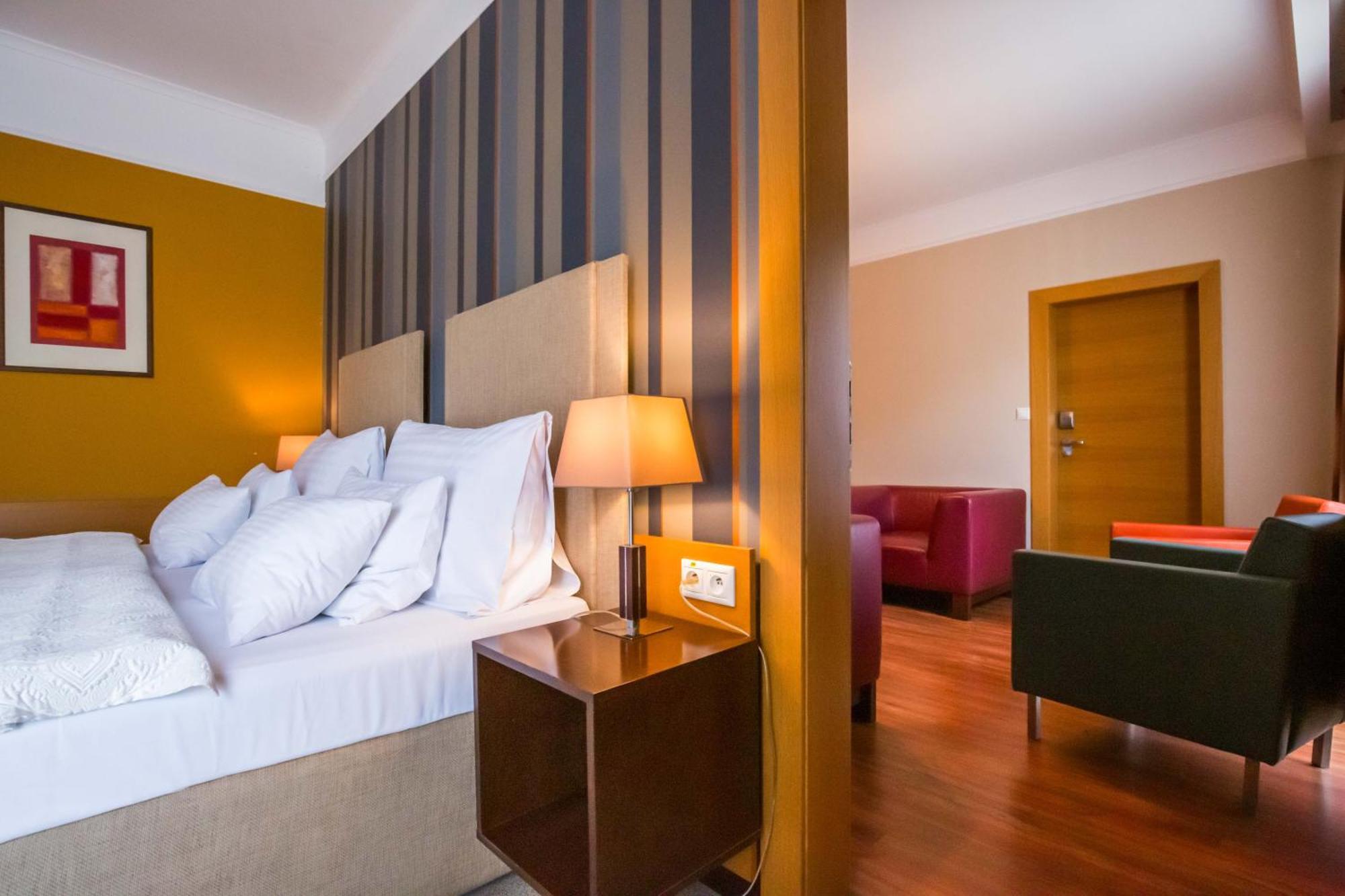 Impiq Hotel Trnava Exterior foto